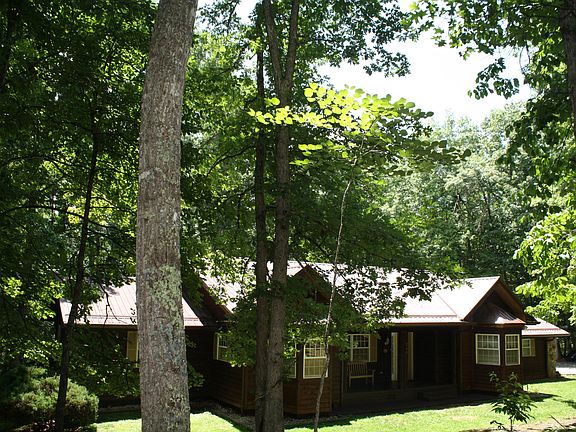 2nd image of 717 Fairway Dr