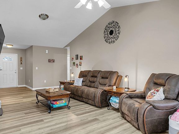 5th image of 605 Fountainbrook Ln