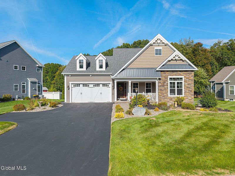 3rd image of 55 Yachtsmans Way