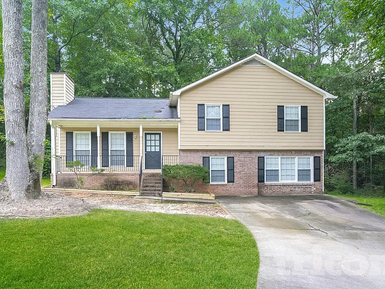 1202 Holly Hills Dr SW — Photo 2