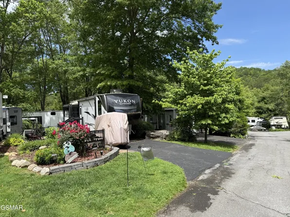 4229 E Pkwy #84, Gatlinburg, TN 37738