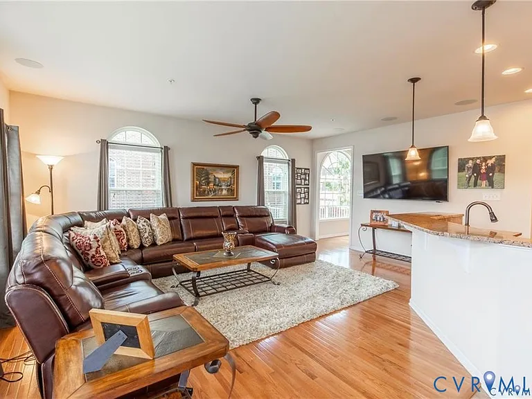 411 Siena Ln — Photo 13