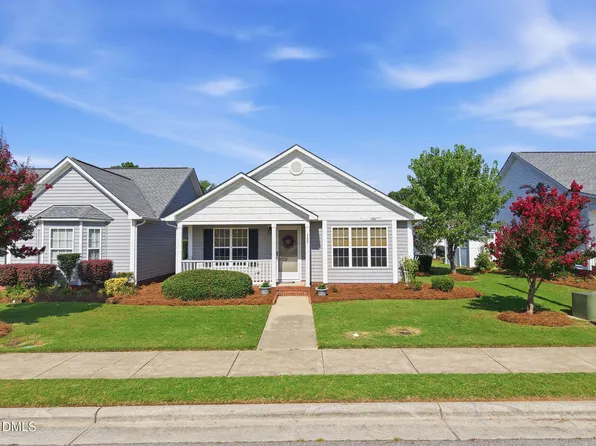 488 Pinecroft Dr, Clayton, NC 27520