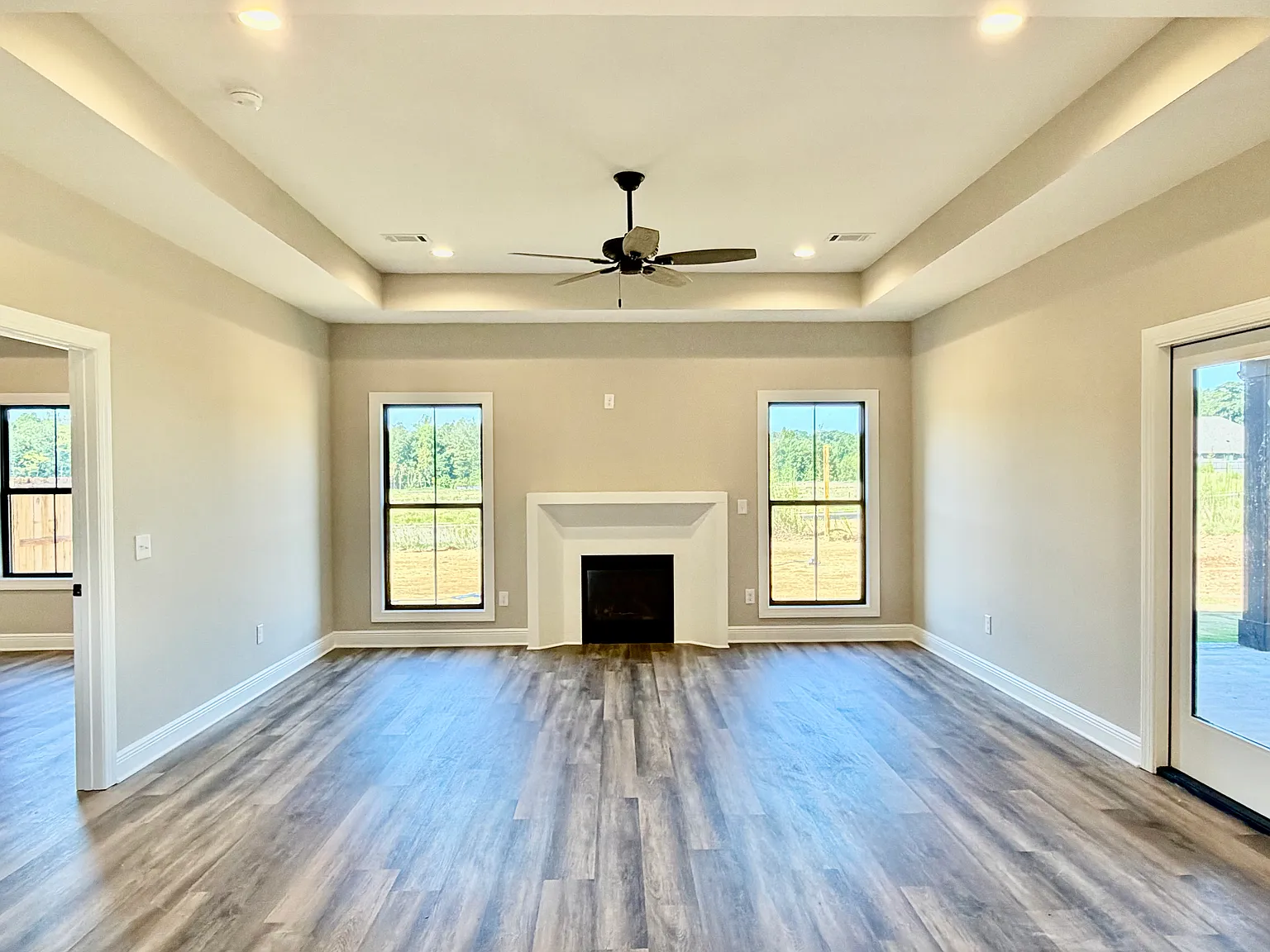 3 bed, 1786 sqft, $2,195 — Photo 2