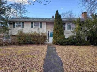 1 Highland Ct, Saugerties, NY 12477