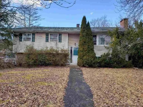 1 Highland Ct, Saugerties, NY 12477