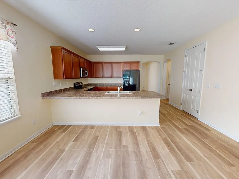 15707 Lexington Park Blvd — Photo 11