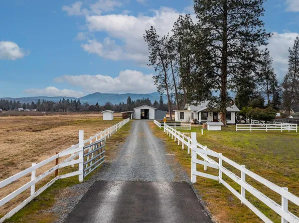 408 Oak Grove Rd, Medford, OR 97501