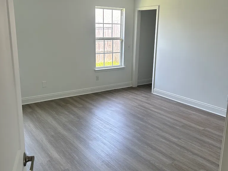 606 Diamonte Cir — Photo 12
