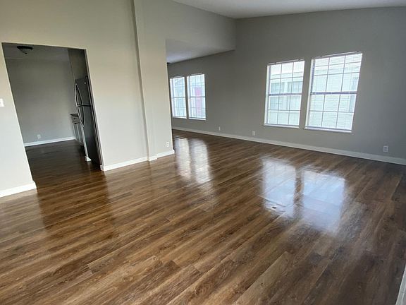 3rd image of 501 Silkwood Dr #3B-2Ba-1400Sqft
