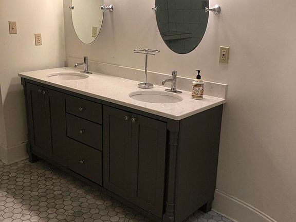 5th image of 123 W Jackson Ave #308