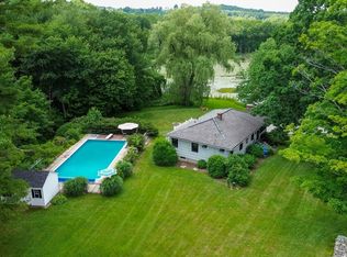 34 Douglas Rd, Sutton, MA 01590