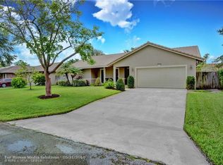 7022 NW 38th Mnr, Coral Springs, FL 33065
