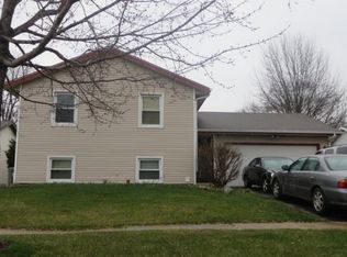 633 W 7th St, Belvidere, IL 61008