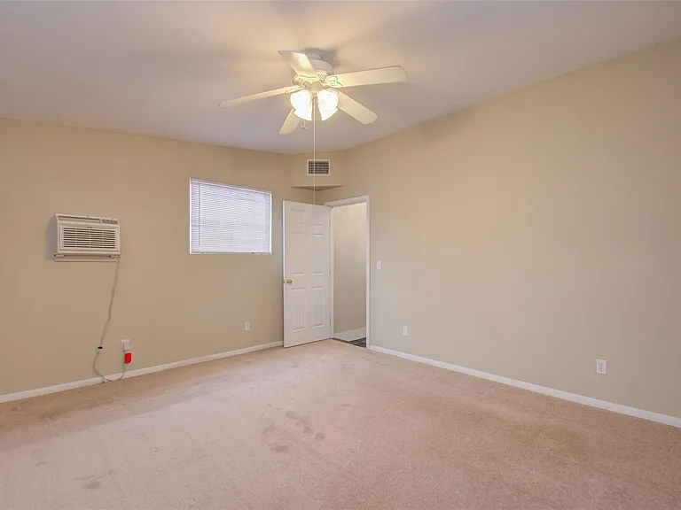5419 Gulfton St #H — Photo 15