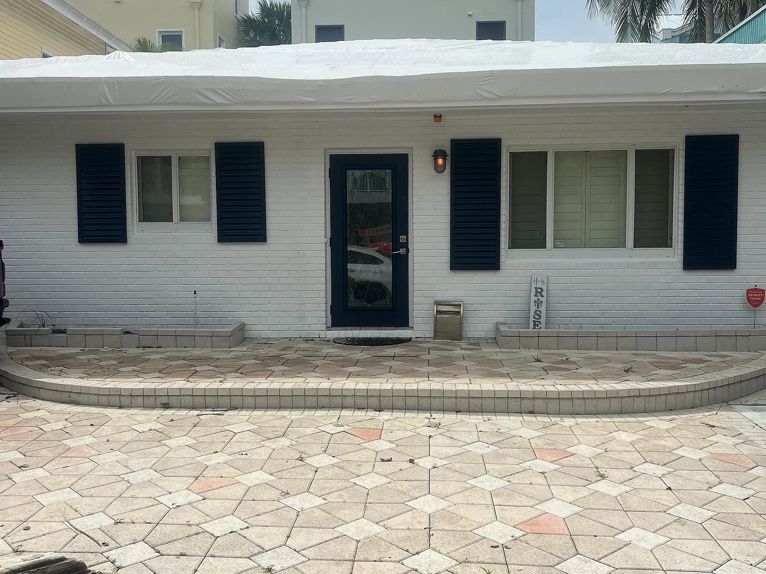 338 Oak St — Photo 1