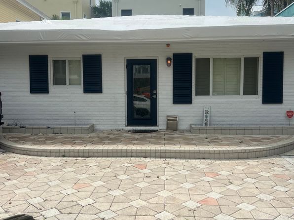 338 Oak St