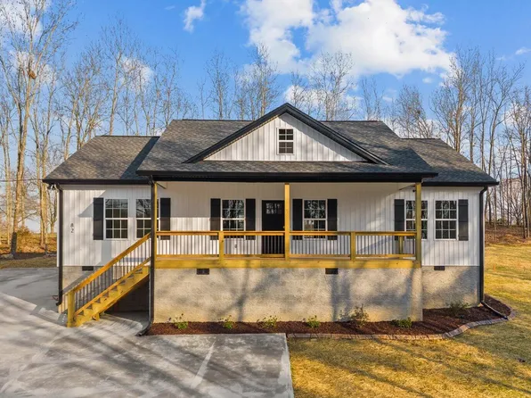 82 Cow Trl, Tunnel Hill, GA 30755