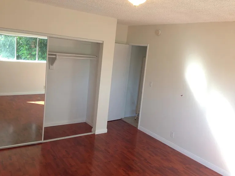 8421 Ventura Canyon Ave #4 — Photo 9