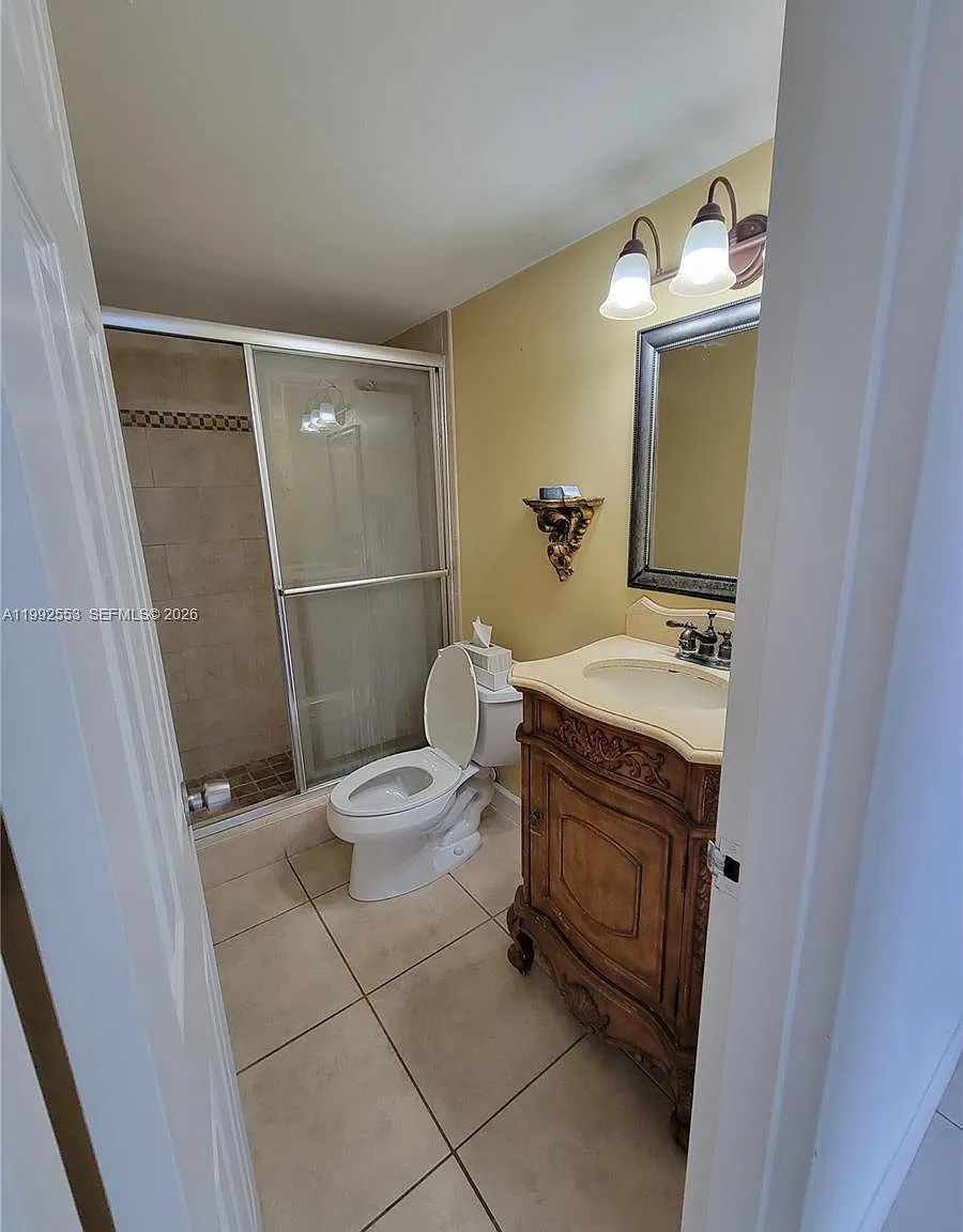 Keystone Towers Condo — Photo 4