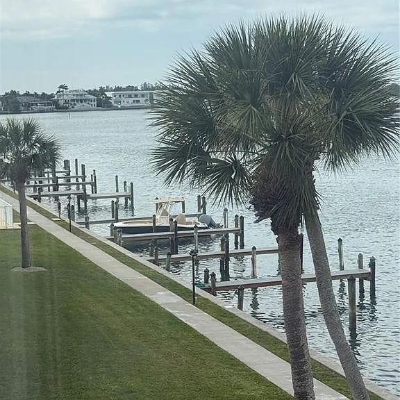 775 John Ringling Blvd #33 — Photo 29