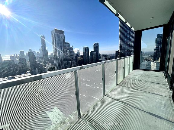 5th image of 28 Wellesley St #3202