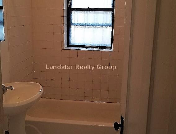 5th image of 1331 W Estes Ave APT 12