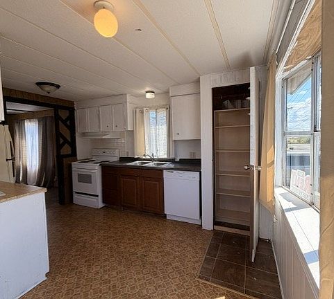 3rd image of 110 W Veterans Ave