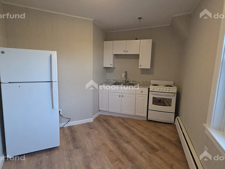 318 Central St #8 — Photo 16