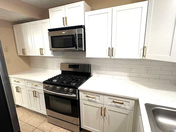 5th image of 2378 Cove Rd