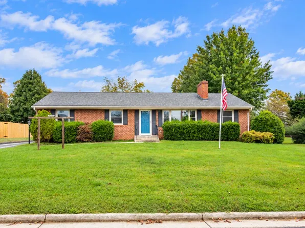 4419 Fontaine Dr, Roanoke, VA 24018