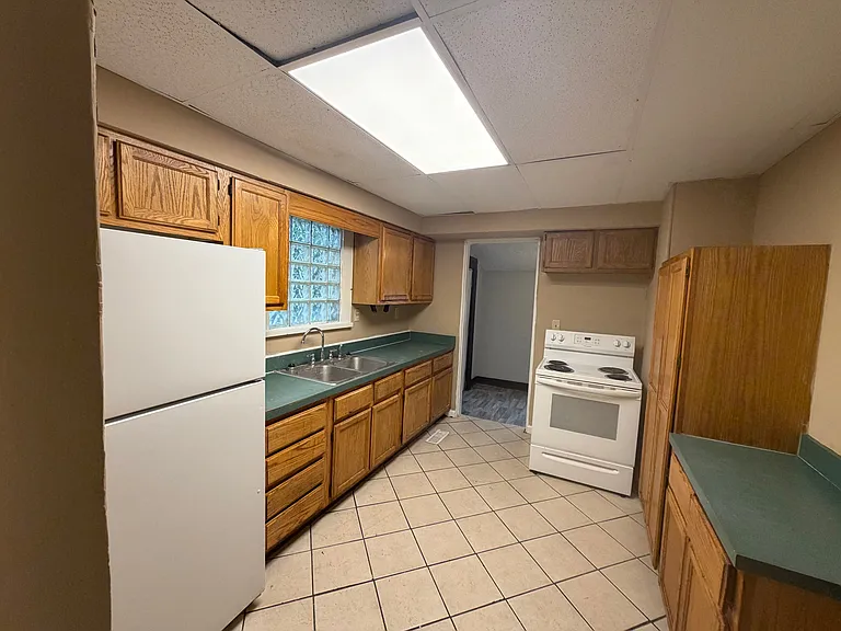 1820 Clarendon Ave — Photo 12
