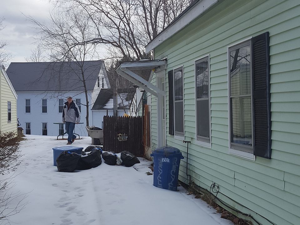 2nd image of 6 Wight St