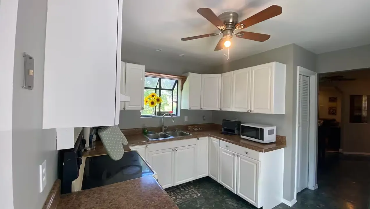 2 bed, 1300 sqft, $1,400 — Photo 4