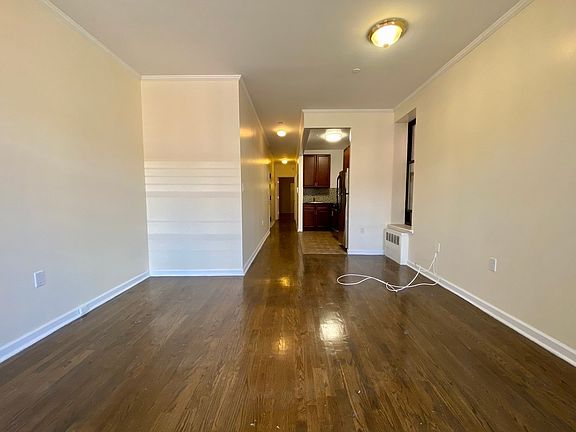 3rd image of 232 W 122nd St #3B