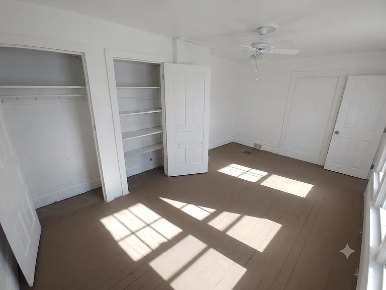 640 Lillian St — Photo 5