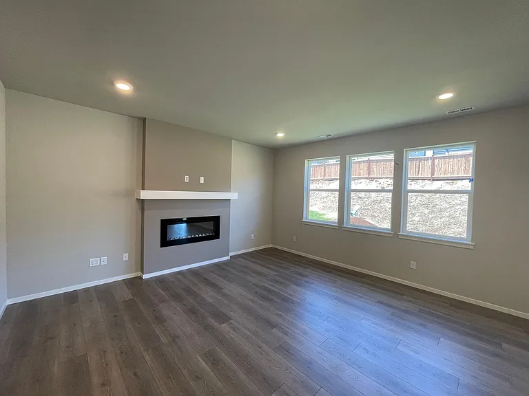 6048 Ladd Ct — Photo 2