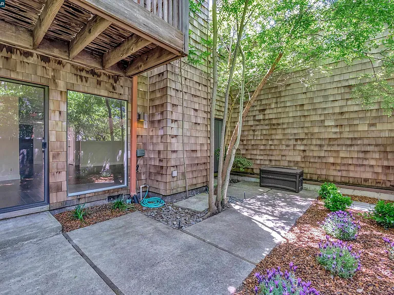 1956 Fair Ridge Ct — Photo 56