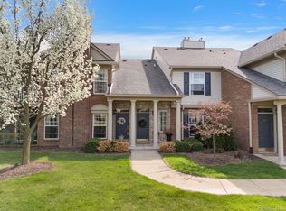 3535 Oakmonte Blvd, Rochester, MI 48306