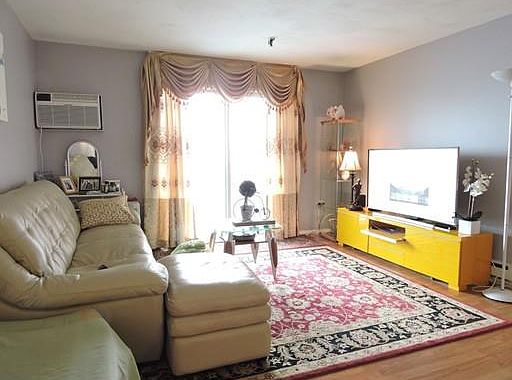 5th image of 115 W Squantum St APT 817