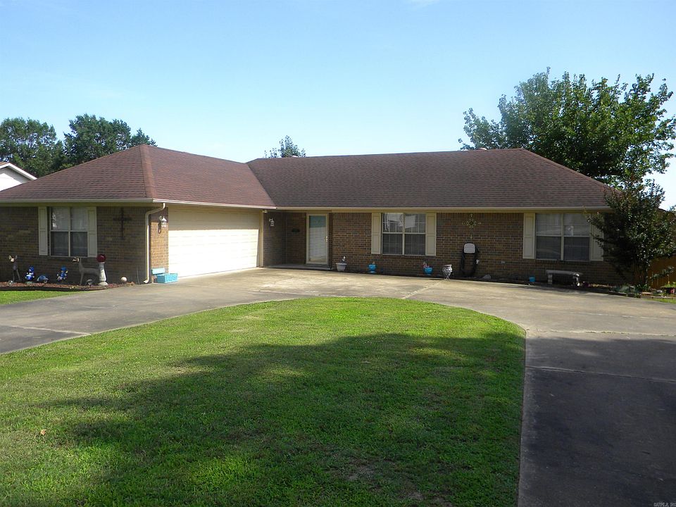 1st image of 3206 Pin Oak Dr