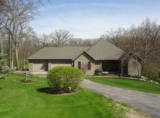 892 Cedar Ct, Dixon, IL 61021