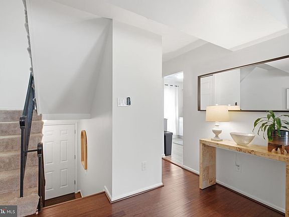 3rd image of 7749 Durer Ct