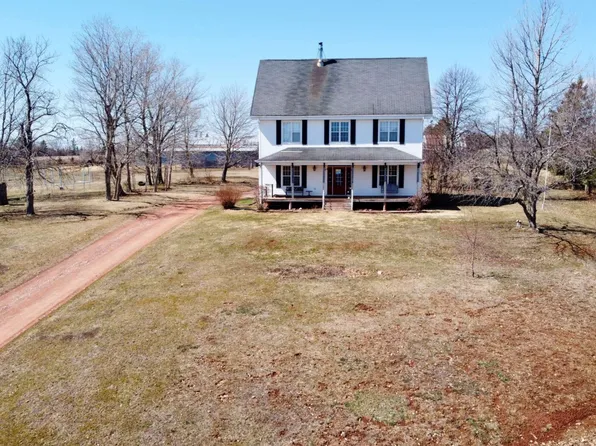 33 Dock Rd, Egmont Parish, PE C0B 1B0