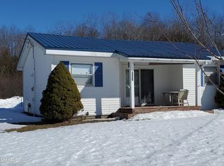9460 Arnold Creek Dr, Reed City, MI 49677
