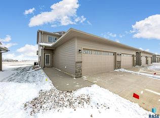 6142 S Bison Pl, Sioux Falls, SD 57108