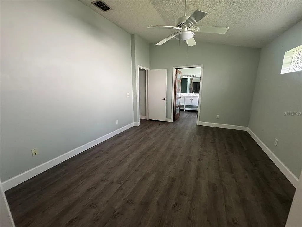 3 bed, 2.0 bath, 2080 sqft, $2,600 — Photo 4