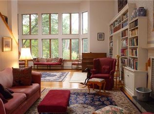 1 Wildwood Dr, Bedford, MA 01730