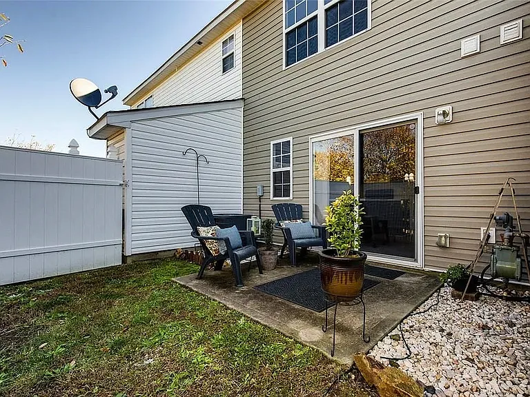 17121 Greenlawn Hills Ct — Photo 10