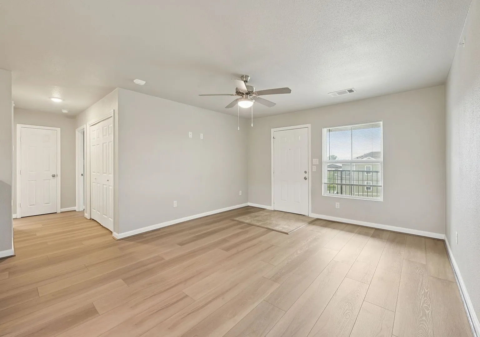 Eagles Nest Apartment Homes — Photo 4